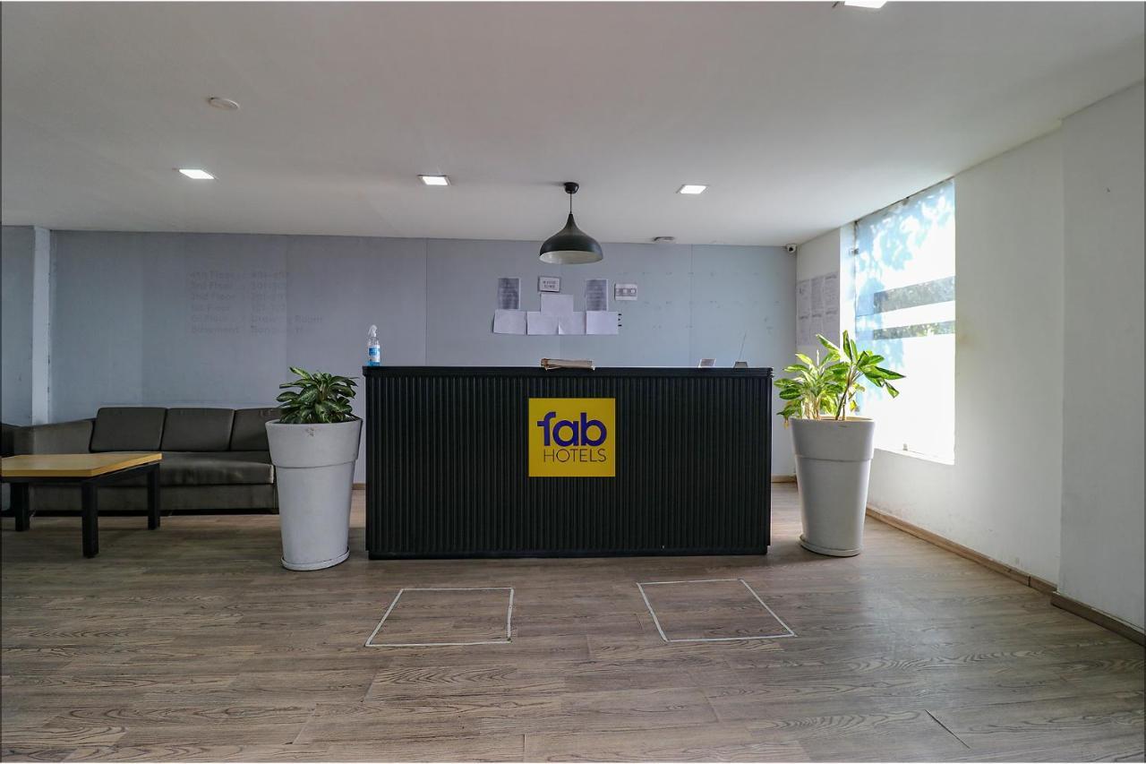 Fabhotel The Chaitanyas 德里 外观 照片